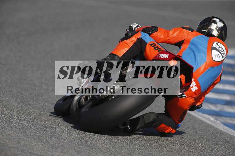 /Archiv-2024/02 29.01.-02.02.2024 Moto Center Thun Jerez/Gruppe schwarz-black/backside